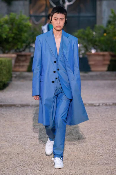 Look 8